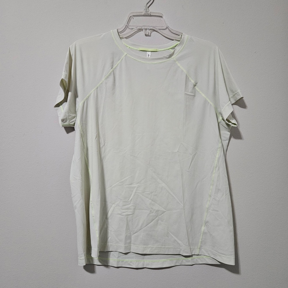Athleta Womens Medium Green Short Sleeve Activewear Running Training T-Shirt